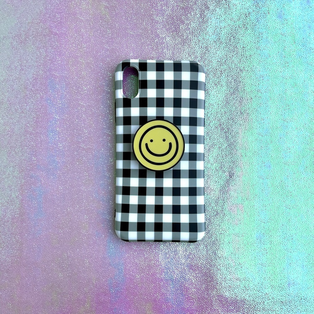 Gingham iPhone Case with Smiley Face Popsocket